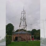 Scouting Alphen bouwt antennemast voor JOTA.