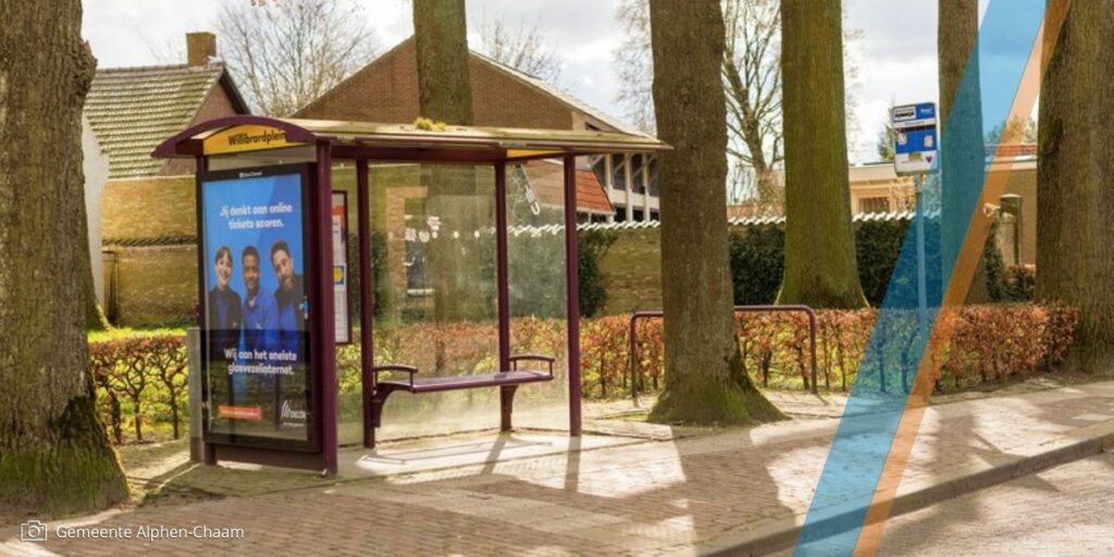 Bushalte in Alphen.