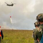 Chinook helikopter van luchtmachtbasis Gilze-Rijen helpt bij bestrijding natuurbrand.